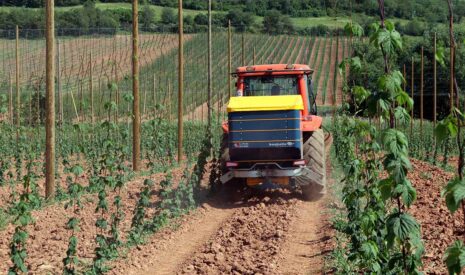 Nouvel Épandeur Bogballe L15Wpour les fruits, le houblon, la vigne et les cultures