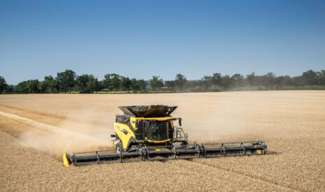 New Holland présente en avant-première la CR11, sa moissonneuse-batteuse de nouvelle génération