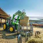 John Deere présente le nouveau tracteur 5M avec nouvelles boîtes de vitesses et système AutoTracTM intégré