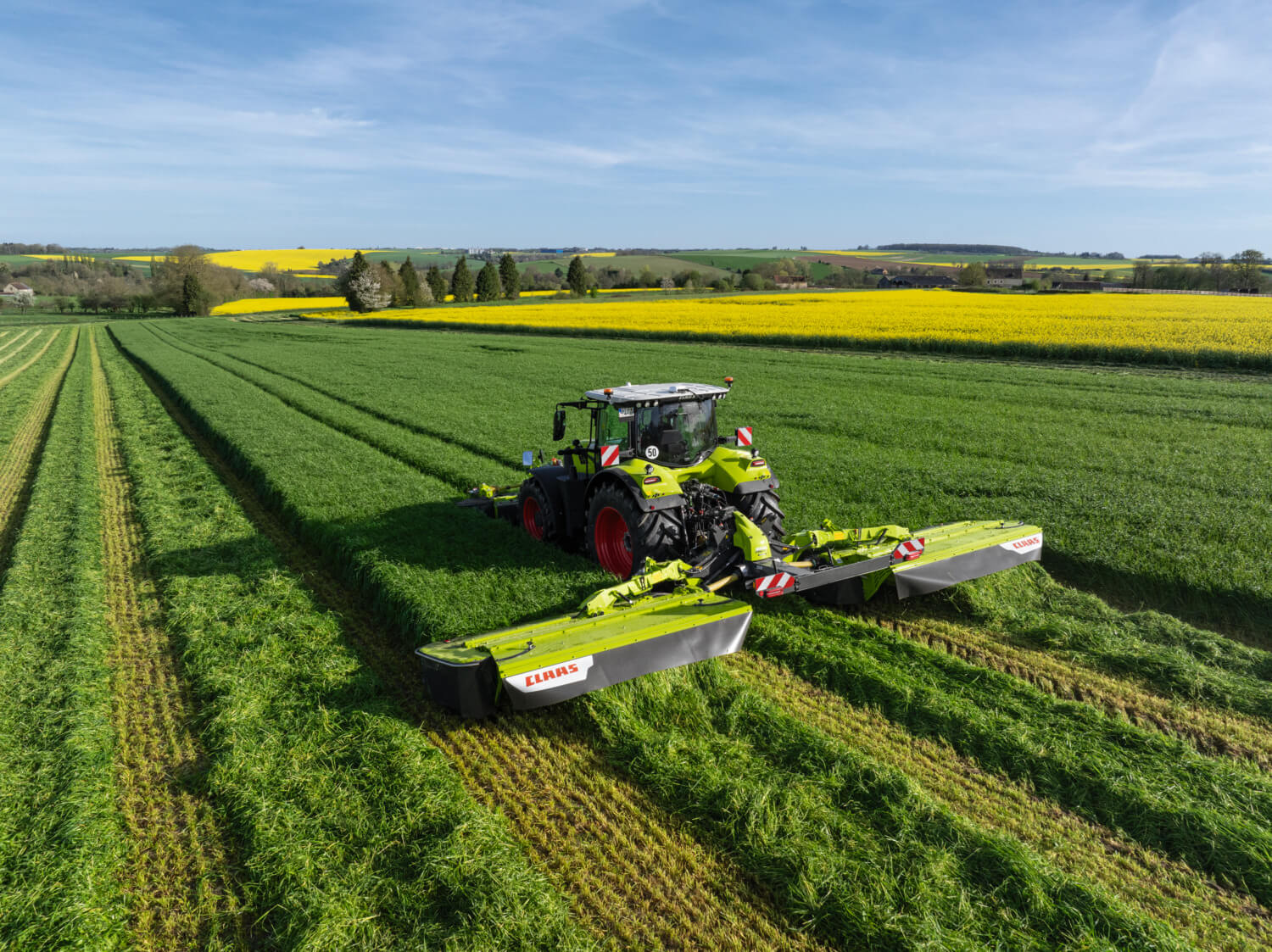 Cinq nouvelles faucheuses grande largeur DISCO de CLAAS avec ou sans conditionneur