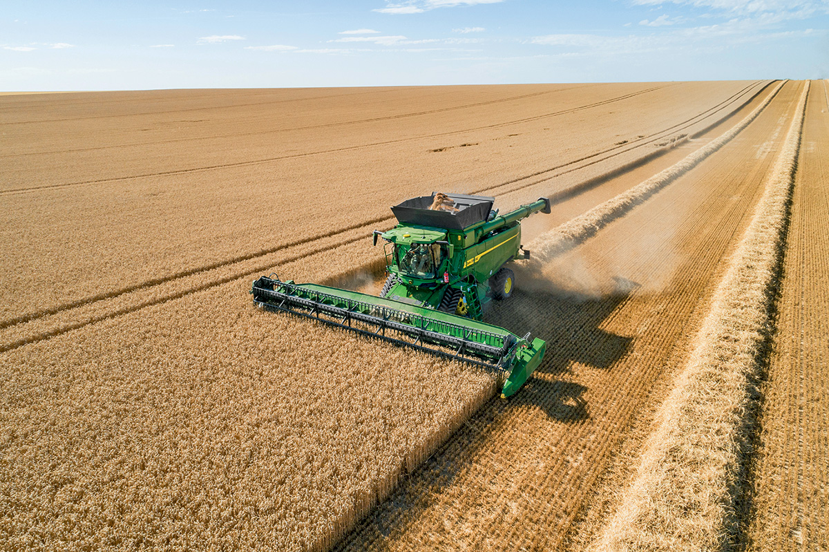 John Deere lance ses nouvelles moissonneuses-batteuses conventionnelles T5 et T6 