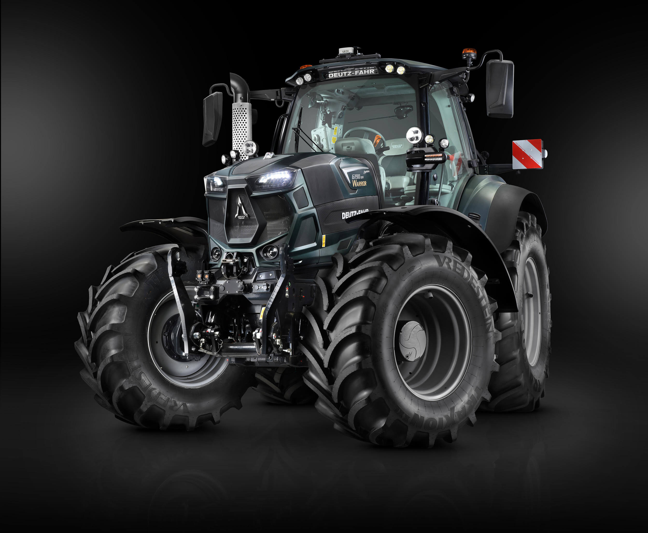 Les tracteurs DEUTZ-FAHR Série 6 équipés de pneus Vredestein Traxion dès début 2025