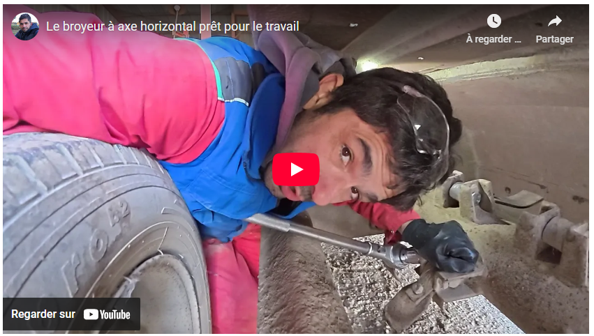 Le broyeur à axe horizontal prêt pour le travail