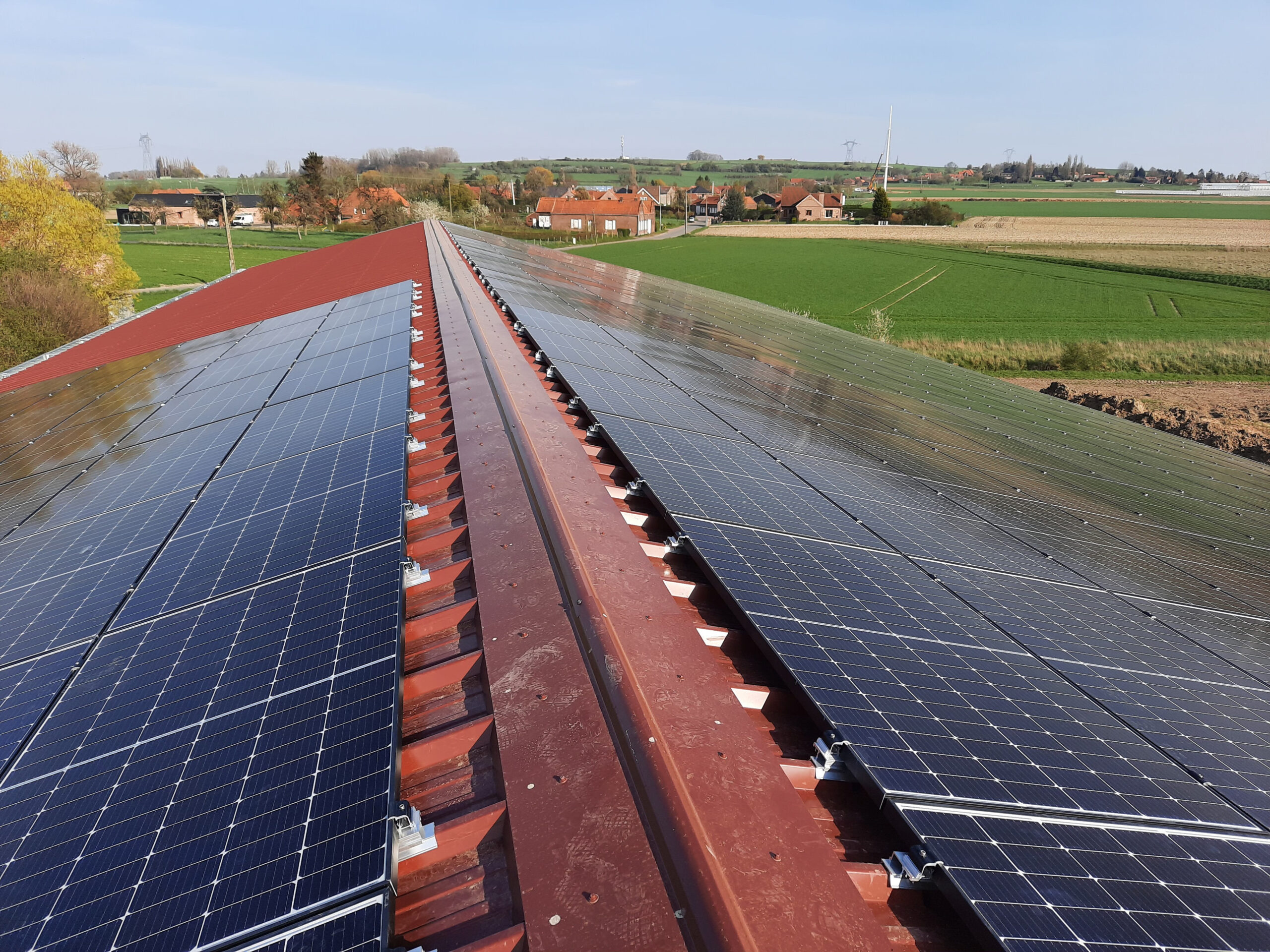 La rénovation d’une toiture financée par la production d’électricité