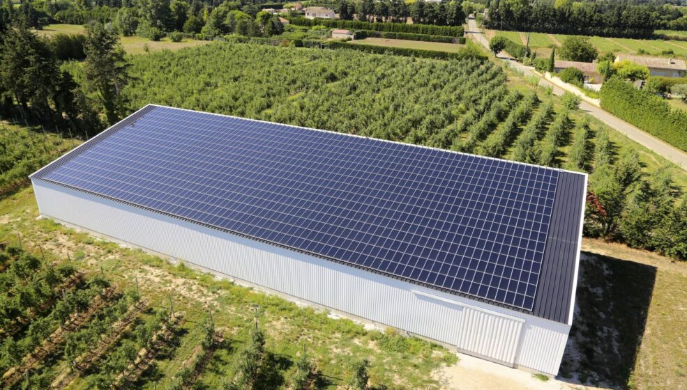 Investir dans le photovoltaïque en agriculture : la participation d’Enedis